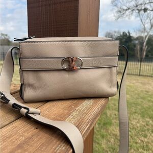 NWOT Tory Burch Gemini Link Belted Bag in taupe Camera Bag